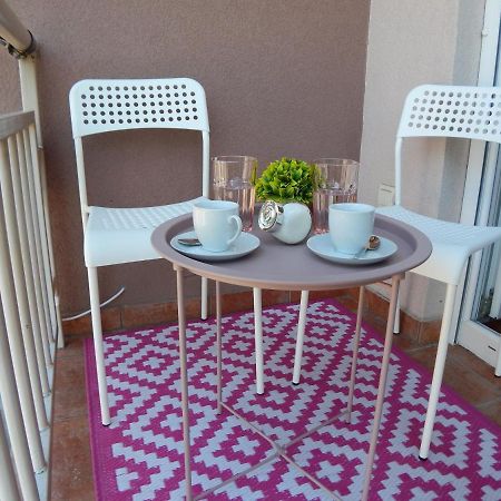 Quiet Center Apartment Sremska Mitrovica Exterior foto