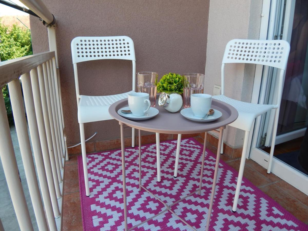 Quiet Center Apartment Sremska Mitrovica Exterior foto